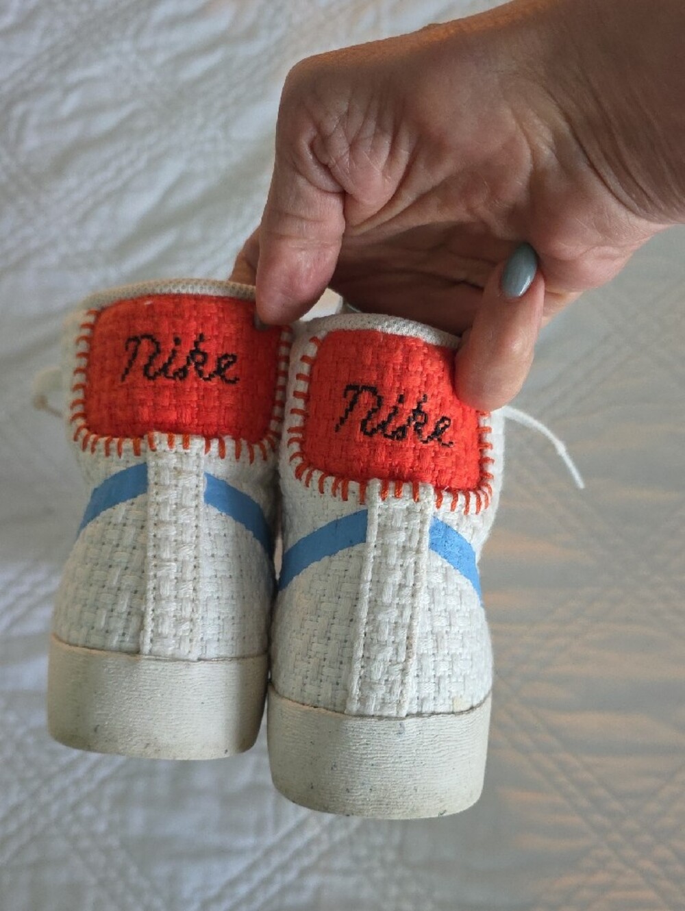 Nike White Kids Sneakers with Orange and Blue Accents - Picture 3 of 5
